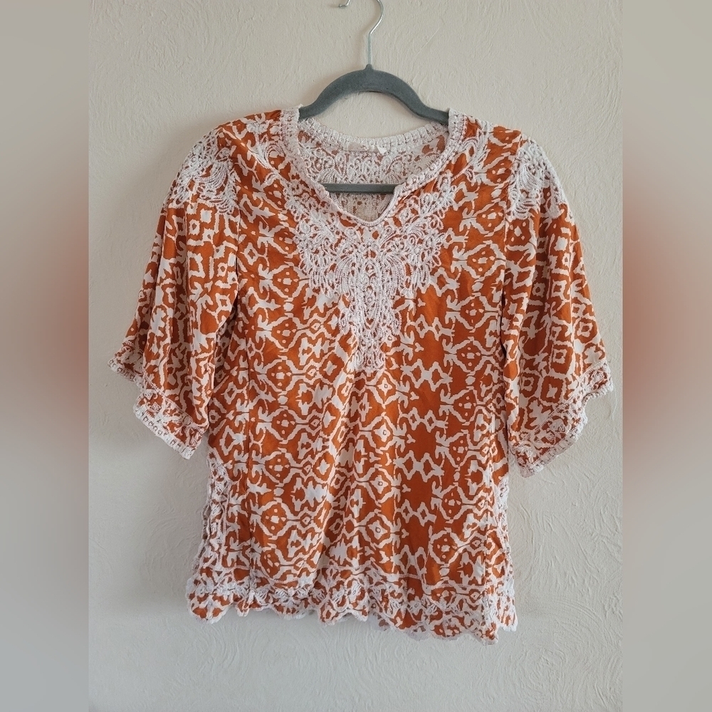 Solitaire, Shortsleeve Embroidered Blouse ,‎ Size Medium